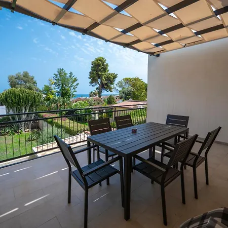 Holiday home Nisa Sea View Fontane Bianche